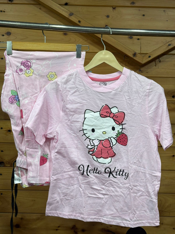 Hello Kitty Night Suit